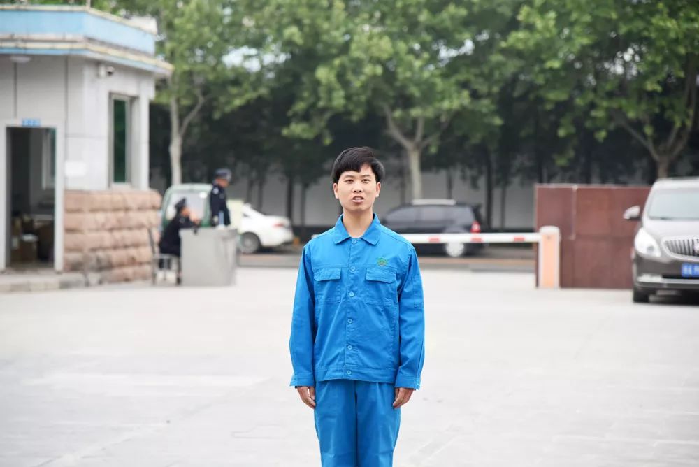 公司是船 我是船員 齊心協(xié)力 同舟共濟(jì) 森源鴻馬決戰(zhàn)242天動(dòng)員會(huì)(圖8) 公司是船 我是船員 齊心協(xié)力 同舟共濟(jì) 森源鴻馬決戰(zhàn)242天動(dòng)員會(huì)(圖8)