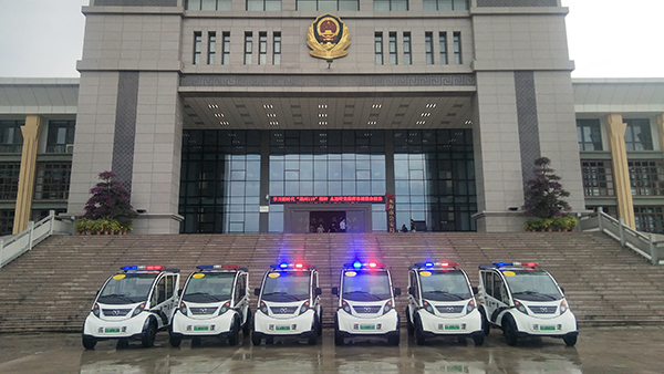 福建龍海市電動(dòng)巡邏車正式上崗 流動(dòng)“警亭”保安全(圖1)