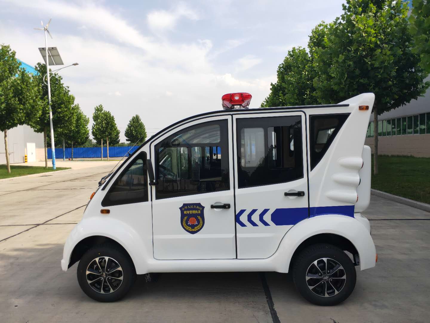 青海西寧采購(gòu)電動(dòng)執(zhí)法車  開(kāi)啟低碳環(huán)保執(zhí)法(圖3)