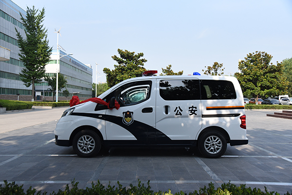 洛寧縣采購18臺警用多功能巡邏車(圖3)