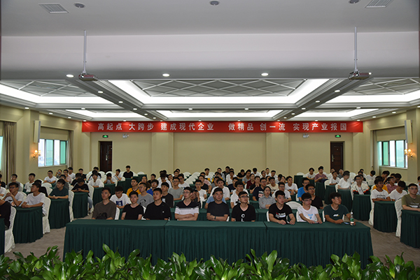 “產(chǎn)、學(xué)、研”融通發(fā)展——河南工程學(xué)院師生蒞臨森源鴻馬參觀交流(圖14)