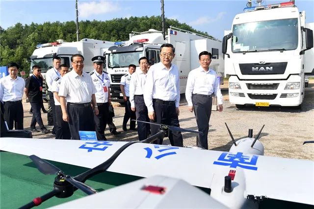 貴州省政法機關(guān)實戰(zhàn)綜合演練 森源鴻馬全程護航保障(圖1) 貴州省政法機關(guān)實戰(zhàn)綜合演練 森源鴻馬全程護航保障(圖1)