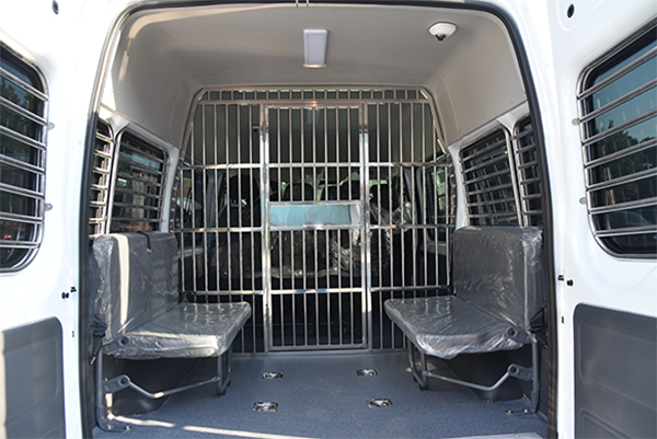 河北承德采購多功能押解車(圖6) 河北承德采購多功能押解車(圖6)