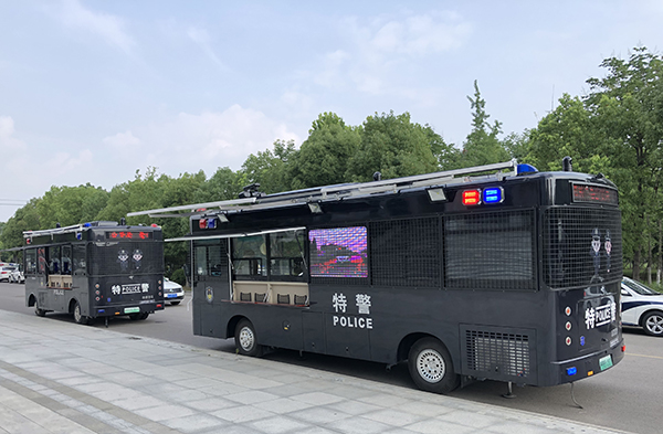安徽利辛縣移動(dòng)警務(wù)室亮相街頭——平安建設(shè)再添羽翼(圖5) 安徽利辛縣移動(dòng)警務(wù)室亮相街頭——平安建設(shè)再添羽翼(圖5)