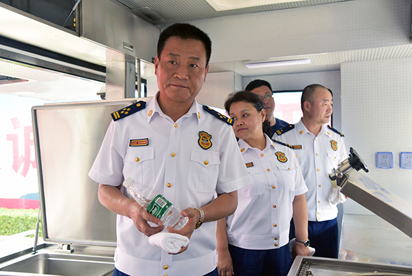河北省消防總隊(duì)舉辦消防裝備展示活動(dòng) 大批高精尖裝備集中亮相(圖10) 河北省消防總隊(duì)舉辦消防裝備展示活動(dòng) 大批高精尖裝備集中亮相(圖10)