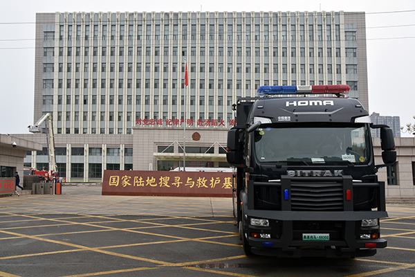 河北省消防總隊(duì)舉辦消防裝備展示活動(dòng) 大批高精尖裝備集中亮相(圖17) 河北省消防總隊(duì)舉辦消防裝備展示活動(dòng) 大批高精尖裝備集中亮相(圖17)