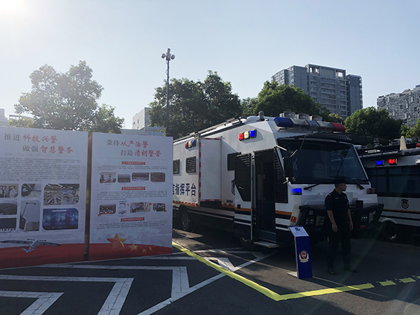 湘潭市舉行“踐行新使命 忠誠保大慶”實兵演練(圖7) 湘潭市舉行“踐行新使命 忠誠保大慶”實兵演練(圖7)