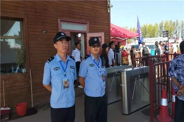 守主場 擔主責 當主力 杭錦后旗公安局圓滿完成“戈壁天堂”活動安保任務(圖5) 守主場 擔主責 當主力 杭錦后旗公安局圓滿完成“戈壁天堂”活動安保任務(圖5)