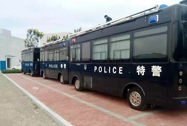 河北張家口移動警務(wù)室列裝上崗(圖2) 河北張家口移動警務(wù)室列裝上崗(圖2)