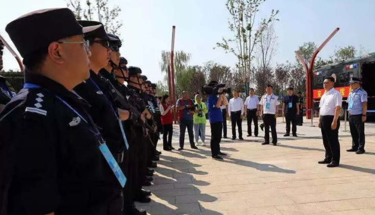 邢臺市公安機關(guān)圓滿完成2019“邢臺扁鵲杯”國際公路自行車賽安保任務(wù)!(圖5) 邢臺市公安機關(guān)圓滿完成2019“邢臺扁鵲杯”國際公路自行車賽安保任務(wù)!(圖5)