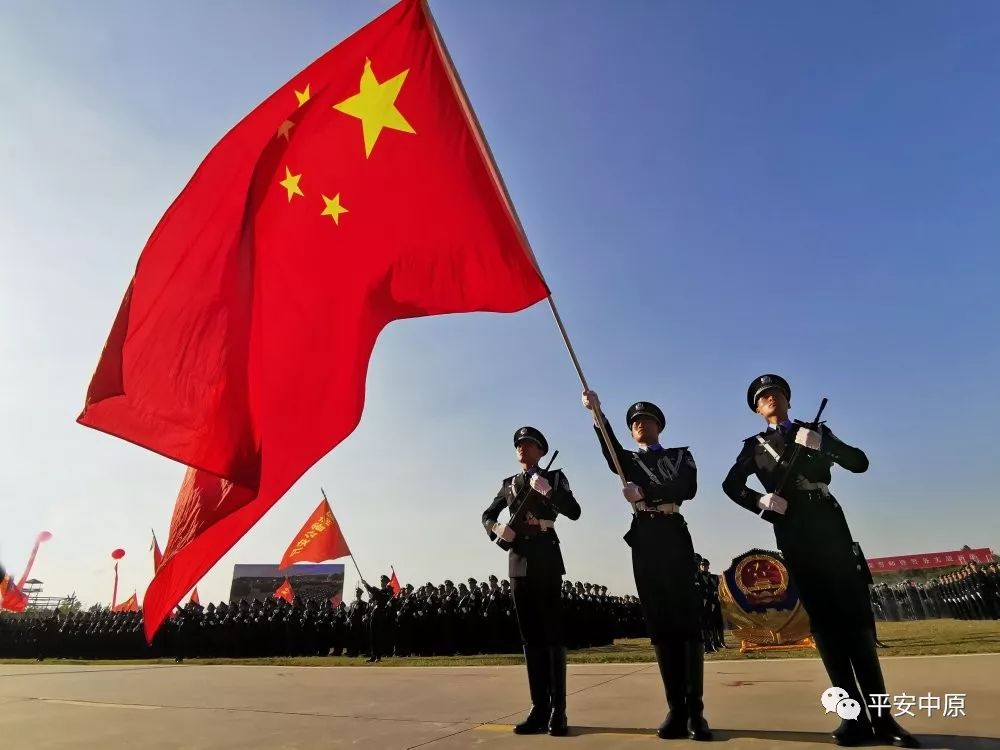 燃爆！河南公安 “礪劍·2019”新中國成立 70周年大慶安保誓師暨警務(wù)實戰(zhàn)演練(圖28)