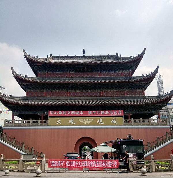 森源鴻馬滿意服務(wù)月系列報(bào)道:貼心服務(wù)鑄就森源鴻馬金牌價(jià)值(圖2) 森源鴻馬滿意服務(wù)月系列報(bào)道:貼心服務(wù)鑄就森源鴻馬金牌價(jià)值(圖2)