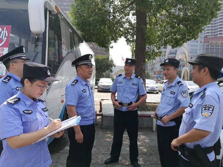 【踐行新使命 忠誠保大慶】中秋佳節(jié) 花好月圓，“警”緊相隨 護(hù)佑平安！(圖4)