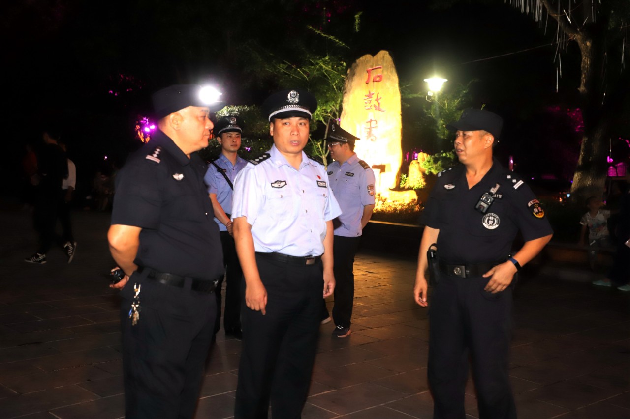 再擂大慶安保沖刺戰(zhàn)鼓 衡陽市高位啟動"平安金秋"行動(圖10) 再擂大慶安保沖刺戰(zhàn)鼓 衡陽市高位啟動"平安金秋"行動(圖10)