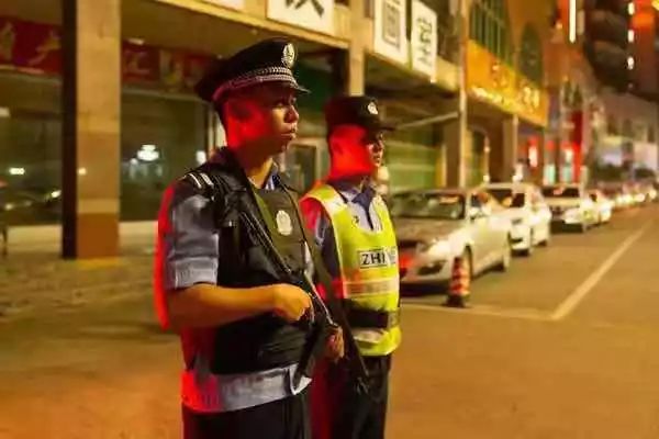 梅州公安的每一分鐘(圖1) 梅州公安的每一分鐘(圖1)