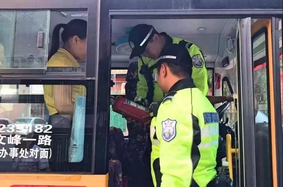梅州公安的每一分鐘(圖6) 梅州公安的每一分鐘(圖6)