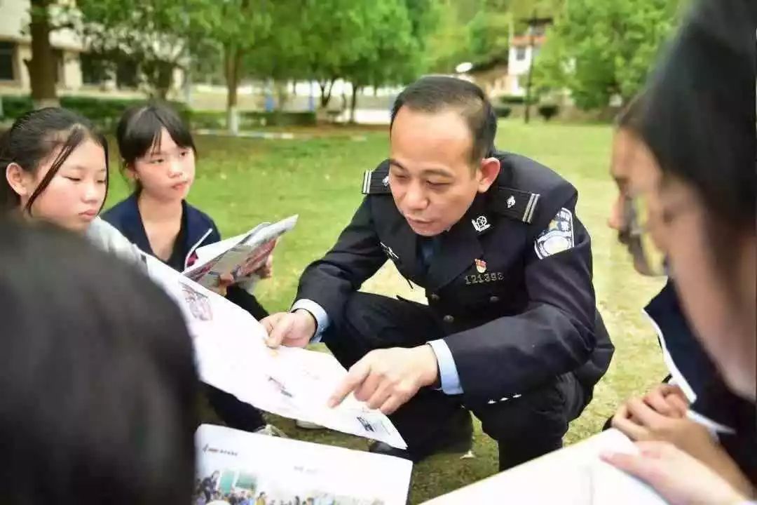 梅州公安的每一分鐘(圖12) 梅州公安的每一分鐘(圖12)
