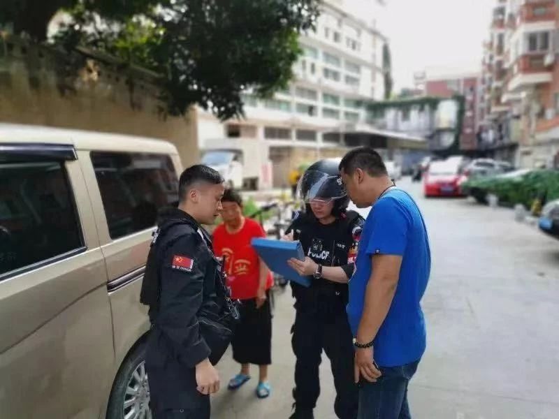 泉州||鯉城巡特警反恐大隊(duì)加強(qiáng)國(guó)慶70周年安保期間社會(huì)治安巡邏防控工作(圖15) 泉州||鯉城巡特警反恐大隊(duì)加強(qiáng)國(guó)慶70周年安保期間社會(huì)治安巡邏防控工作(圖15)