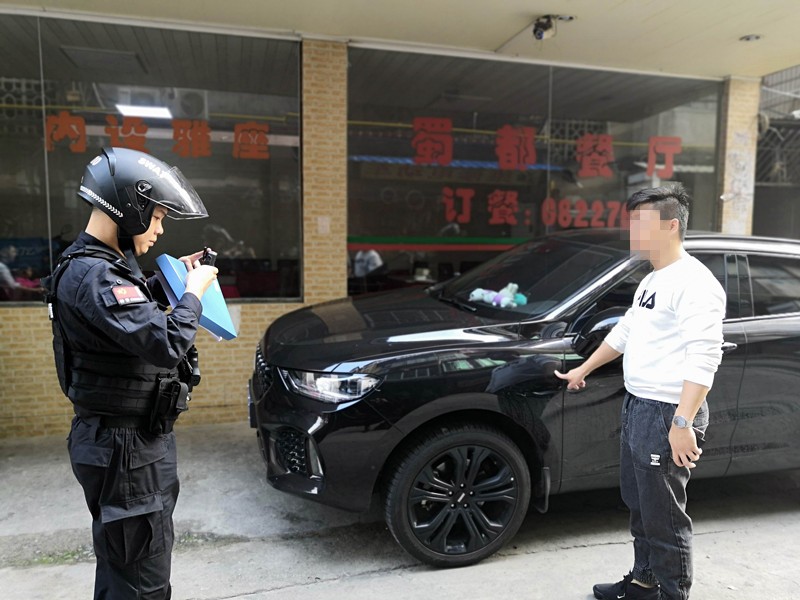 泉州||鯉城巡特警反恐大隊(duì)加強(qiáng)國(guó)慶70周年安保期間社會(huì)治安巡邏防控工作(圖17) 泉州||鯉城巡特警反恐大隊(duì)加強(qiáng)國(guó)慶70周年安保期間社會(huì)治安巡邏防控工作(圖17)