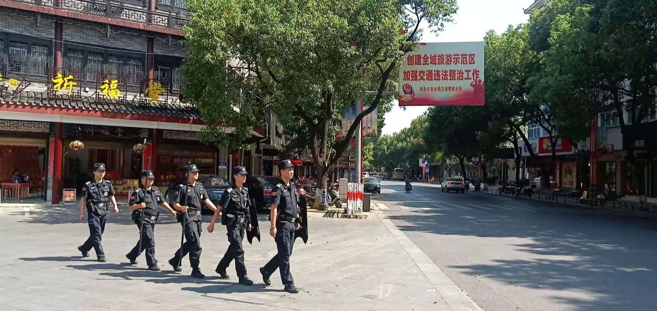 衡陽||國慶長假 “警”色迷人(圖1) 衡陽||國慶長假 “警”色迷人(圖1)
