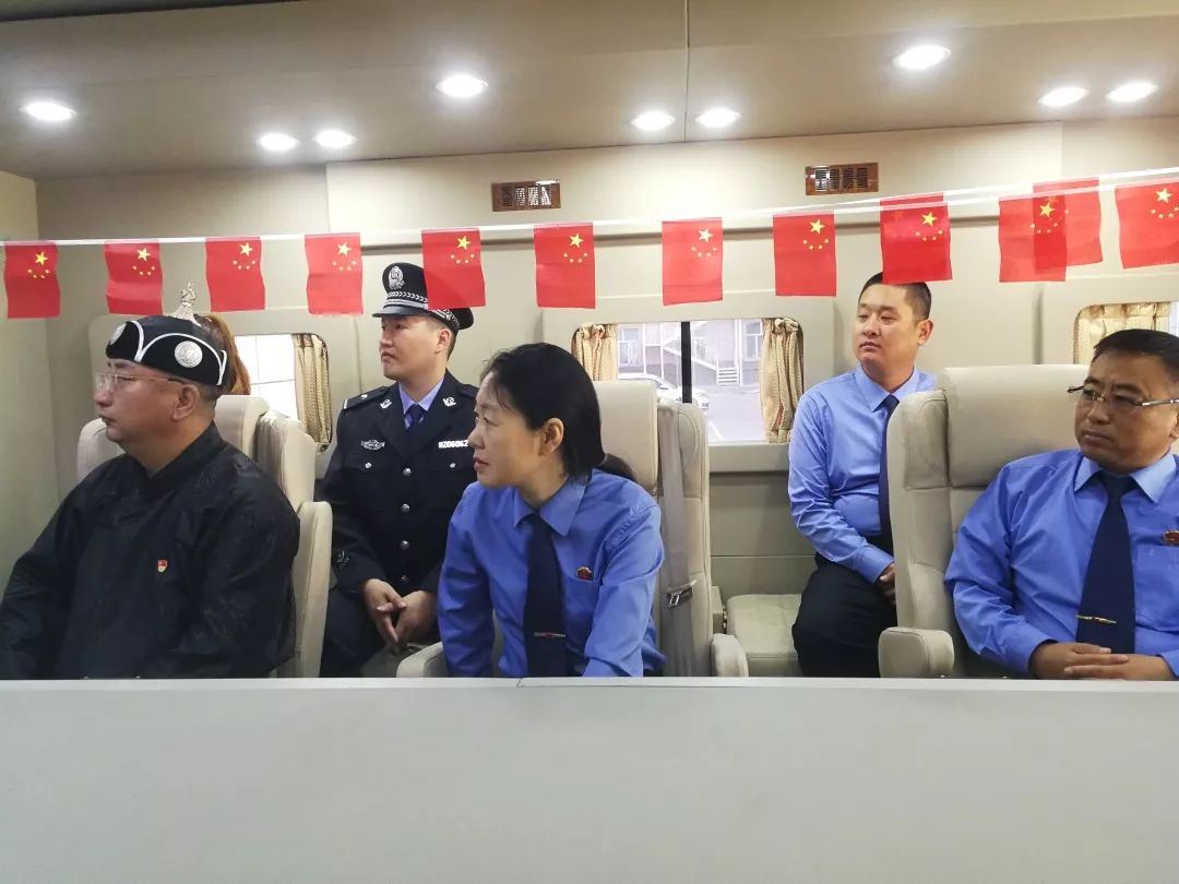 最牛閱兵式就要用最牛檢察裝備觀看--新右檢慶祝中華人民共和國成立70周年(圖7) 最牛閱兵式就要用最牛檢察裝備觀看--新右檢慶祝中華人民共和國成立70周年(圖7)