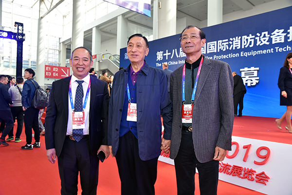 智慧消防//森源鴻馬攜全新戰(zhàn)勤保障裝備亮相北京消防展(圖2) 智慧消防//森源鴻馬攜全新戰(zhàn)勤保障裝備亮相北京消防展(圖2)