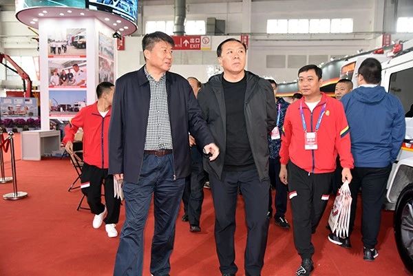 森林消防局徐平司令員蒞臨中國國際消防展森源重工·森源鴻馬展位考察指導(圖1)
