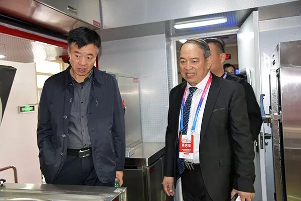 森林消防局徐平司令員蒞臨中國國際消防展森源重工·森源鴻馬展位考察指導(圖7)