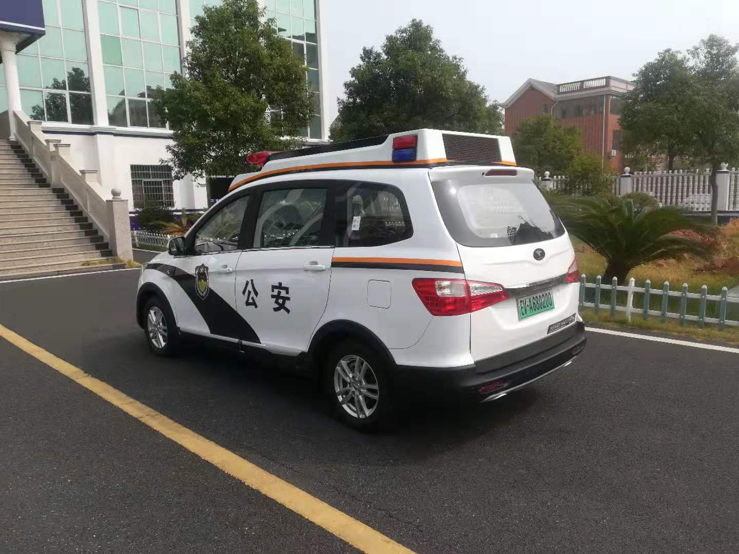 江西泰和縣電動(dòng)巡邏車上崗執(zhí)勤(圖3)