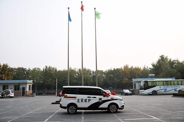 天津市通過公安部警采中心采購電動(dòng)押解車(圖6) 天津市通過公安部警采中心采購電動(dòng)押解車(圖6)