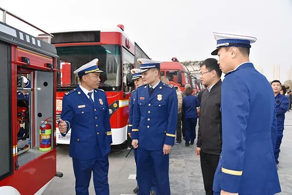 菏澤市舉行“119”消防宣傳月啟動儀式(圖18) 菏澤市舉行“119”消防宣傳月啟動儀式(圖18)