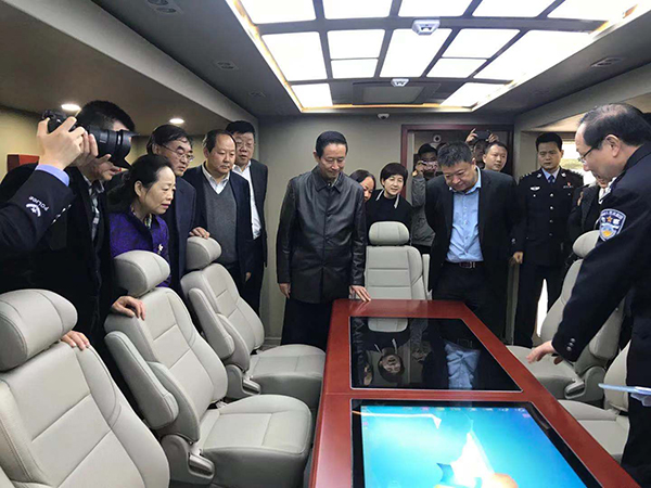 快速響應(yīng) 扁平指揮——陜西西安移動通信指揮車上崗(圖1) 快速響應(yīng) 扁平指揮——陜西西安移動通信指揮車上崗(圖1)