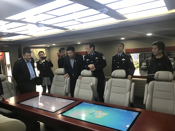 快速響應(yīng) 扁平指揮——陜西西安移動通信指揮車上崗(圖5) 快速響應(yīng) 扁平指揮——陜西西安移動通信指揮車上崗(圖5)