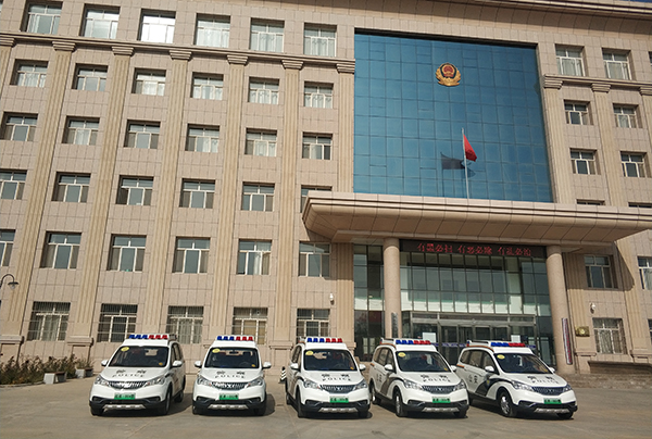 寧夏吳忠市電動巡邏車上崗執(zhí)勤(圖1)