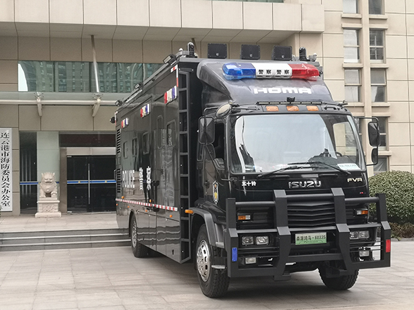 江蘇連云港移動(dòng)通信指揮車列裝上崗(圖3)