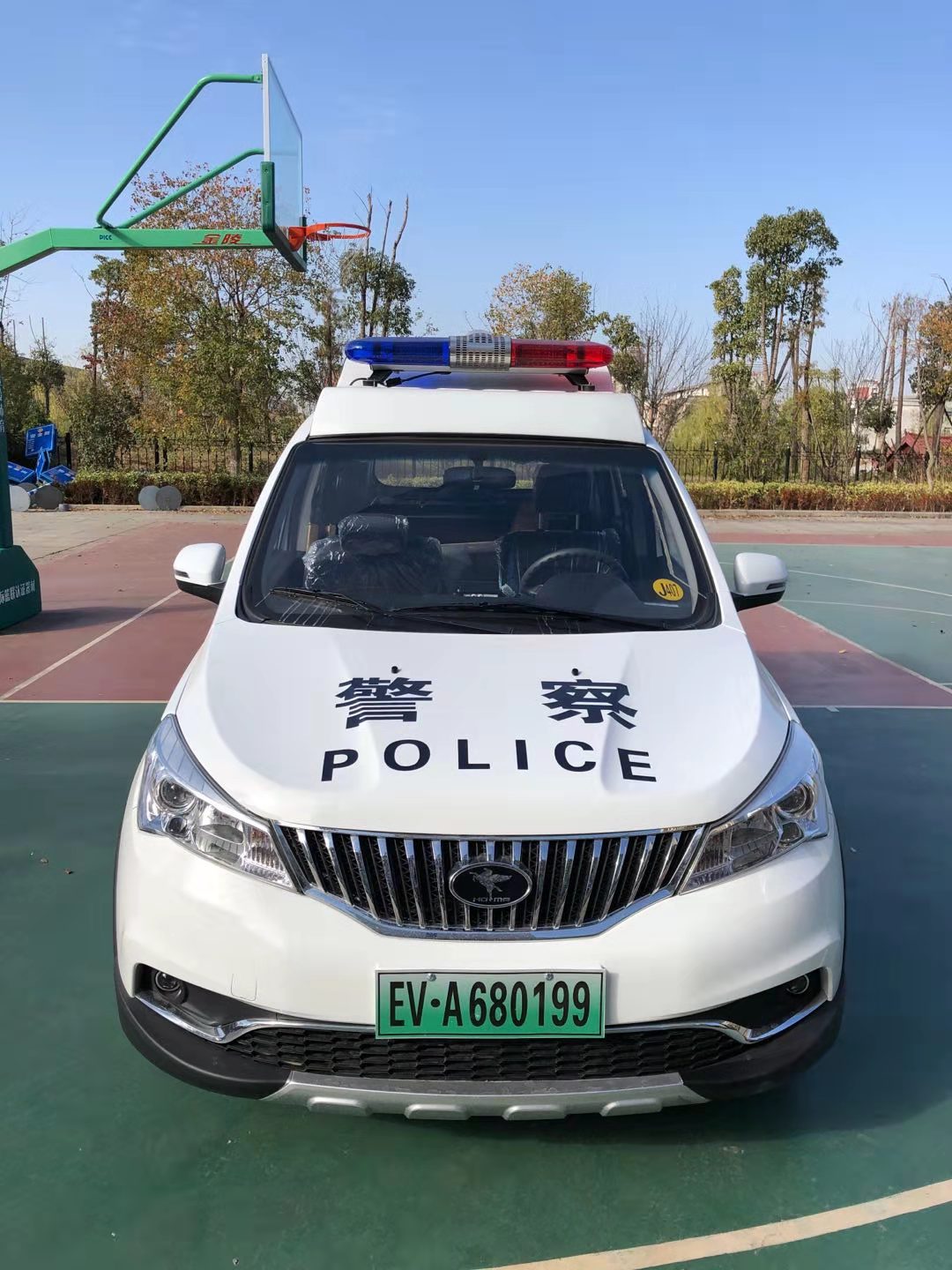 安徽淮南市電動巡邏車列裝上崗(圖1)