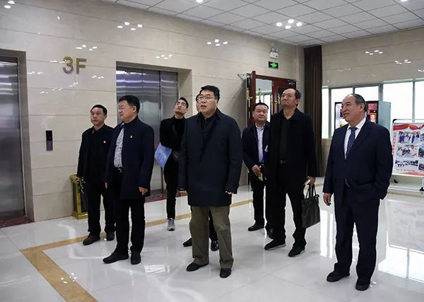 鄭州市工信系統(tǒng)平安建設(shè)暨創(chuàng)建平安企業(yè)工作現(xiàn)場(chǎng)會(huì)在森源鴻馬召開(圖6)