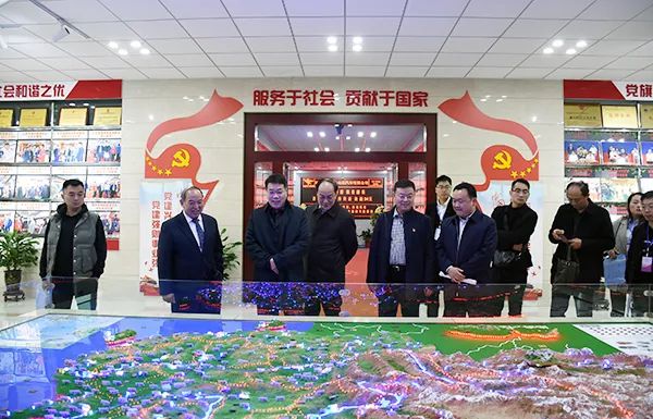 鄭州市工信系統(tǒng)平安建設(shè)暨創(chuàng)建平安企業(yè)工作現(xiàn)場(chǎng)會(huì)在森源鴻馬召開(圖8)