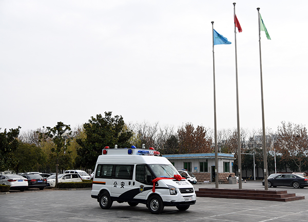 廣東陽江通過公安部警采中心采購警用囚車(圖5)