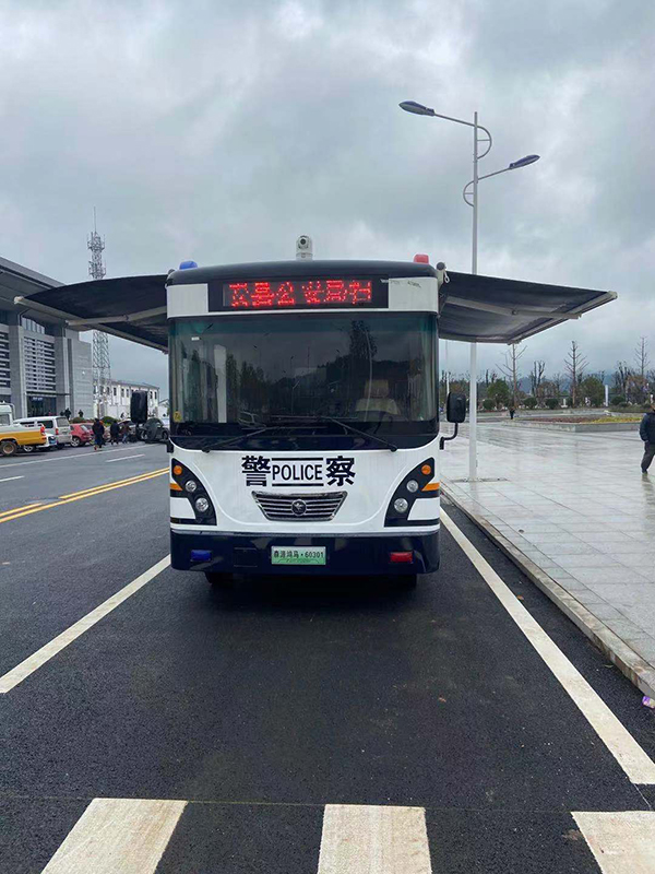 高鐵與“警”同行||江西萬(wàn)安縣高鐵站移動(dòng)警務(wù)室守護(hù)平安出行(圖3) 高鐵與“警”同行||江西萬(wàn)安縣高鐵站移動(dòng)警務(wù)室守護(hù)平安出行(圖3)