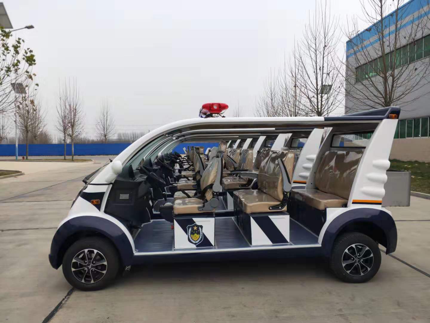 電動巡邏車為海南三亞巡邏防控再添“神兵利器”(圖3) 電動巡邏車為海南三亞巡邏防控再添“神兵利器”(圖3)