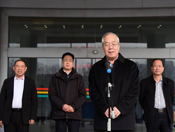 牢記初心 助力公益—森源鴻馬舉辦“愛心服務(wù)車”捐贈儀式(圖7)