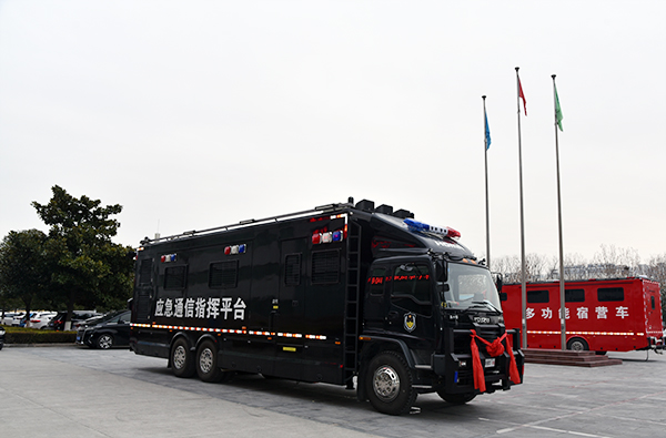 運籌帷幄 掌控全局—四川成都應(yīng)急通信指揮車發(fā)車(圖5) 運籌帷幄 掌控全局—四川成都應(yīng)急通信指揮車發(fā)車(圖5)