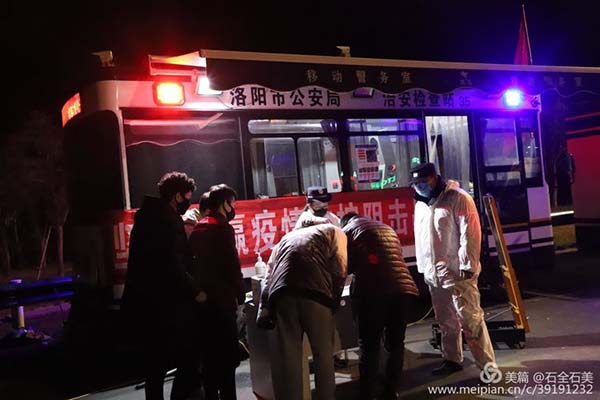 疫情在前 警察不退——高科技裝備助力戰(zhàn)“疫” 堅(jiān)守疫情防控第一線(圖13) 疫情在前 警察不退——高科技裝備助力戰(zhàn)“疫” 堅(jiān)守疫情防控第一線(圖13)