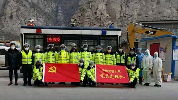 疫情在前 警察不退——高科技裝備助力戰(zhàn)“疫” 堅(jiān)守疫情防控第一線(圖2) 疫情在前 警察不退——高科技裝備助力戰(zhàn)“疫” 堅(jiān)守疫情防控第一線(圖2)
