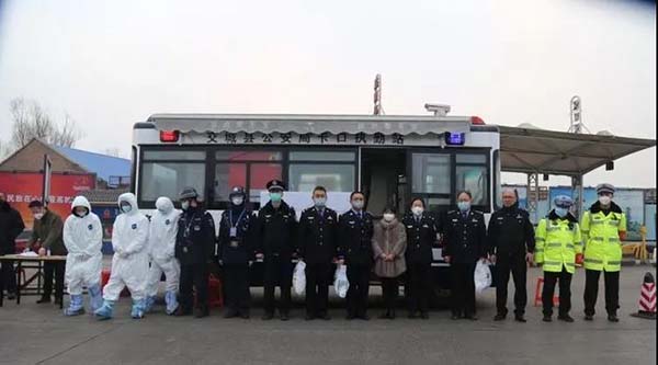 疫情在前 警察不退——高科技裝備助力戰(zhàn)“疫” 堅(jiān)守疫情防控第一線(圖3) 疫情在前 警察不退——高科技裝備助力戰(zhàn)“疫” 堅(jiān)守疫情防控第一線(圖3)