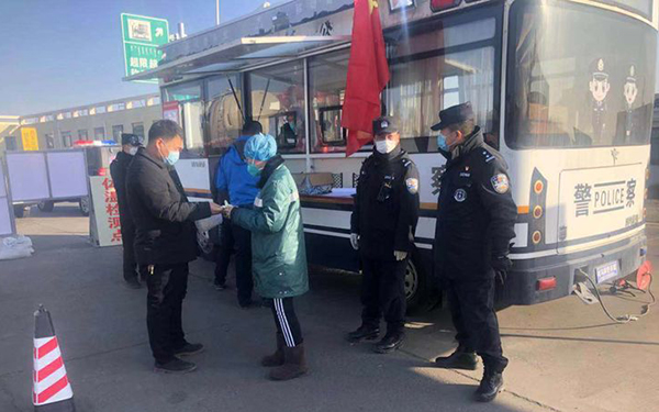 疫情當(dāng)前，我愿為你守護(hù)——鄂托克旗巡邏防暴反恐特警大隊全力投身疫情防控(圖4)