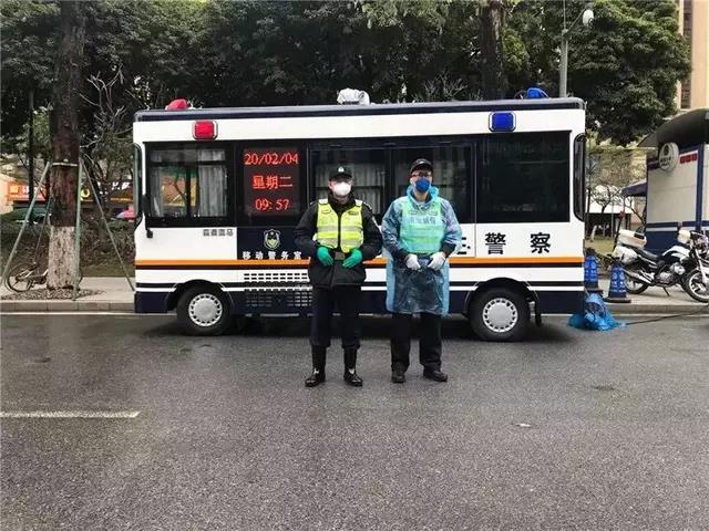 廣東佛山：4臺(tái)移動(dòng)警務(wù)執(zhí)勤車(chē)投用  馳援戰(zhàn)“疫”前線(xiàn)(圖3)