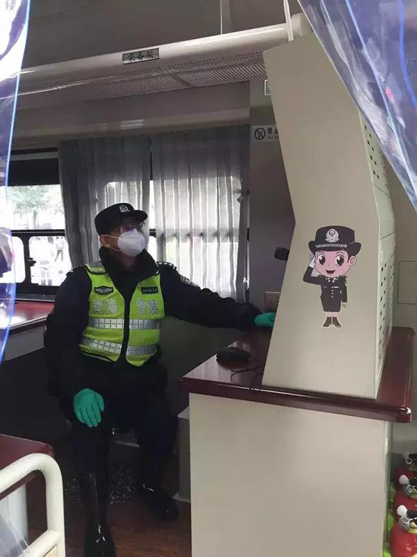 疫情防控前線！桂城一批移動警務執(zhí)勤車疫情防控車綜合平臺投用(圖5)