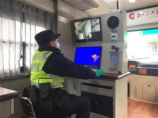 疫情防控前線！桂城一批移動警務執(zhí)勤車疫情防控車綜合平臺投用(圖4)